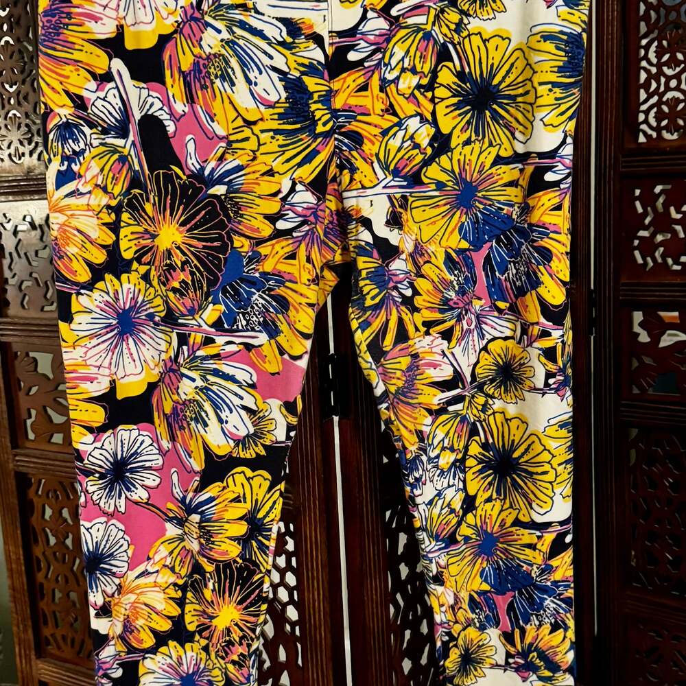 LuLaRoe Tall & Curvy Leggings Floral Tropical Hibiscus Black Yellow Purple TC